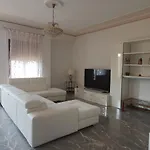 Spazioso In Centro Citta Διαμέρισμα *