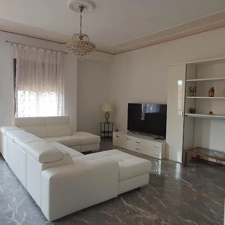 Spazioso In Centro Citta Apartman *